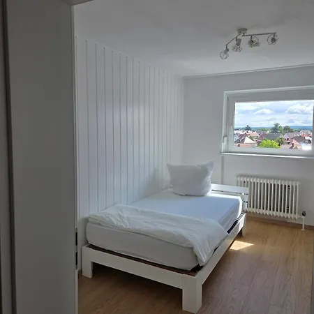 Апартаменты Large 4-room With Balcony And Underground Parking Райнштеттен