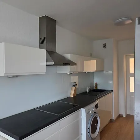 Large 4-room With Balcony And Underground Parking Апартаменты