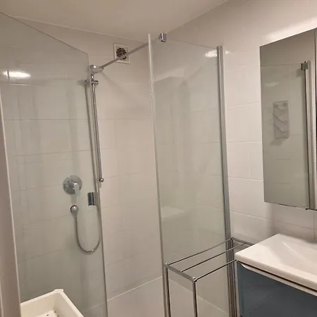 Large 4-room With Balcony And Underground Parking Райнштеттен